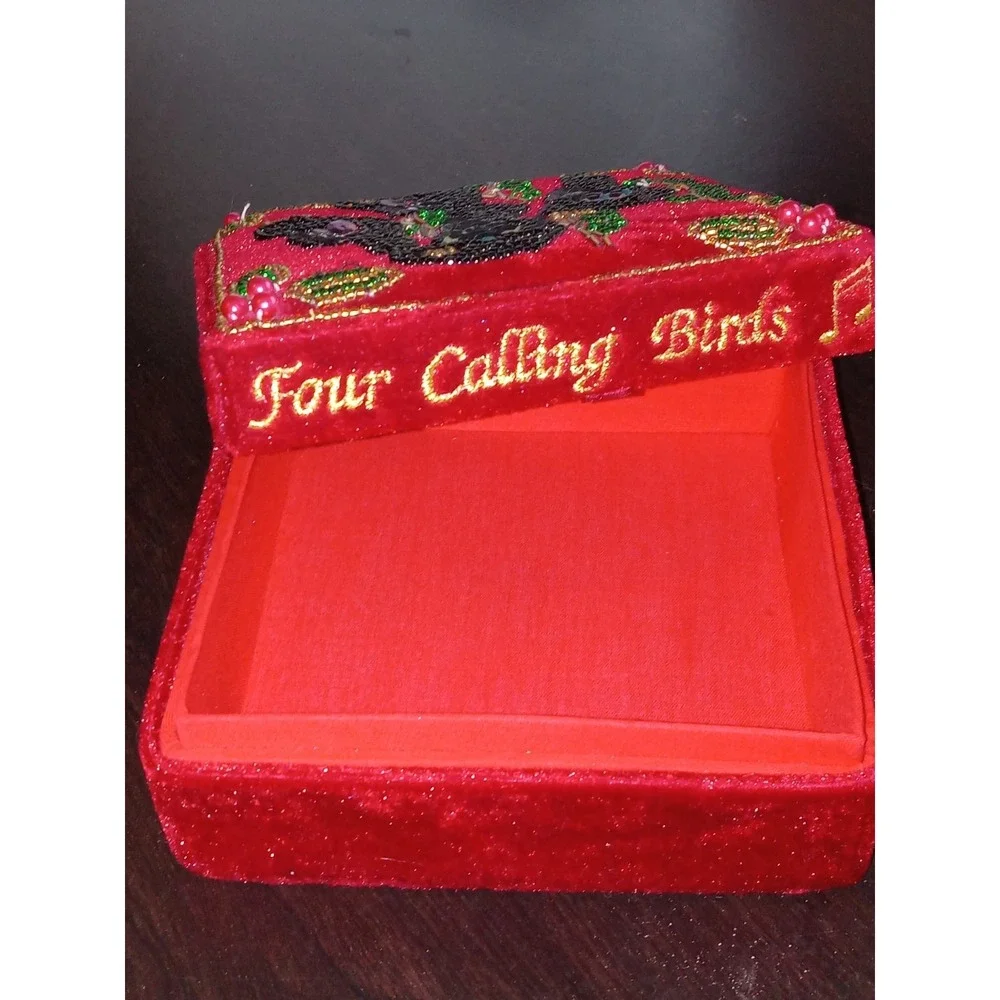 Vtg‎ Red Velvet Trinket/Jewelry Box Red Beaded Four Calling Birds